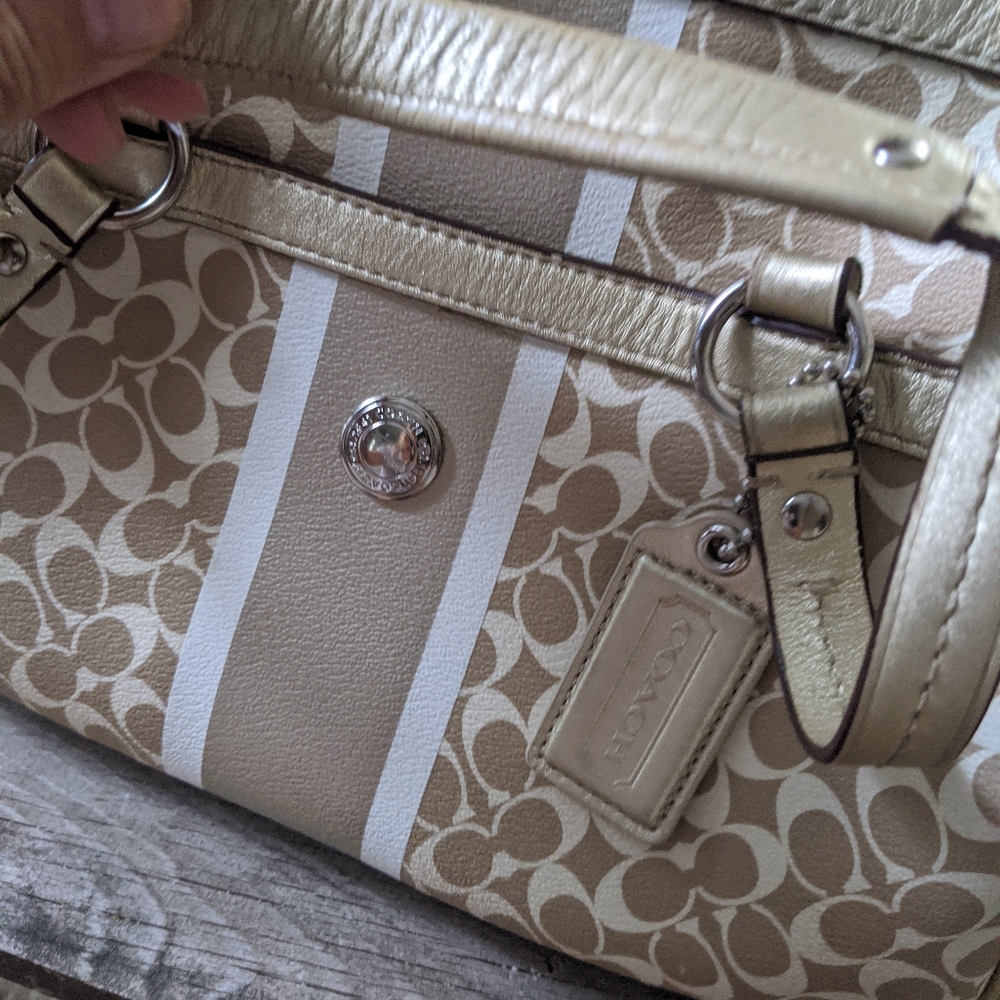 Two Coach Bags - Picture 9 of 10